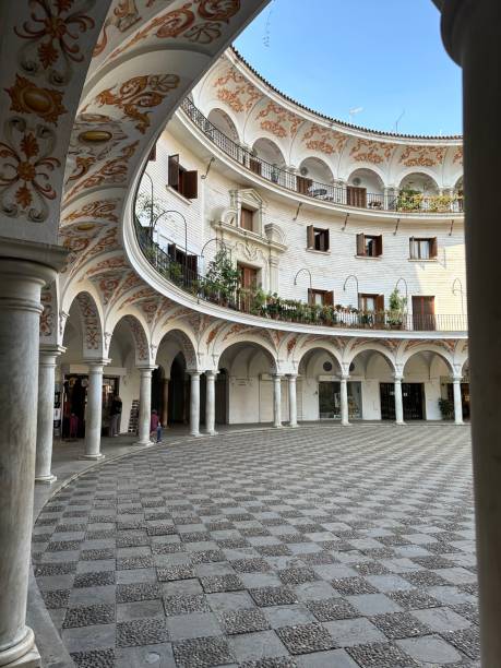 istock Arena shaped courtyard in Sevilla 2122421305