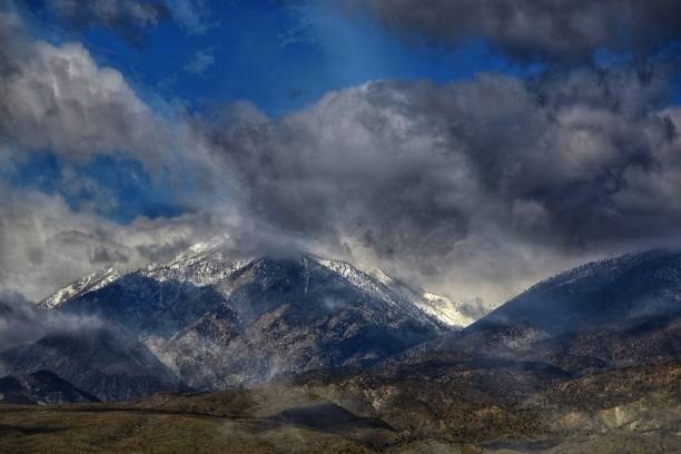 istock Tall mountains of Palm Springs 2122838894