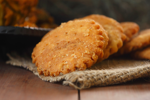 Achari Mathri is a popular Indian snack or savory dish. Mathri is a traditional North Indian snack made from flour, spices, and sometimes seeds. It's usually deep-fried and served with tea or eaten as a standalone snack.