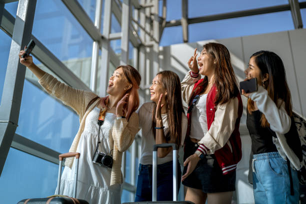 istock Girls Trip 2124131085