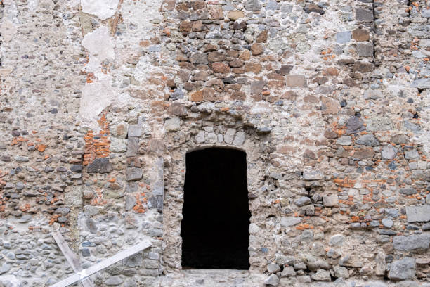 istock A stone building with a large open doorway 2126173813