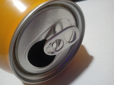 Close the canned drink that has been opened