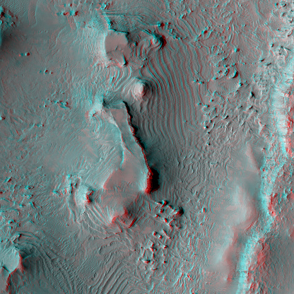 Anaglyph image. Use red/cyan 3d glasses.
Image from the Mars Reconnaissance Orbiter. NASA/JPL/University of Arizona.