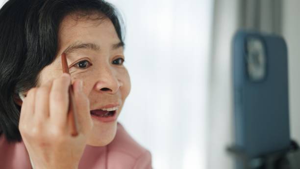 istock Beauty blogger sharing tips for make up. 2130390270