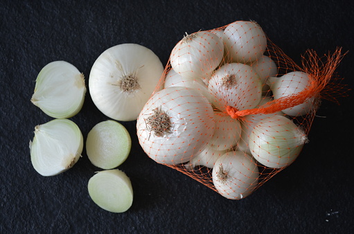 White onions or Allium cepa, sweet onions are a cultivar of dry onion which have a distinct light and mild flavour profile. Much like red onion,they have a high sugar and low sulphur content.