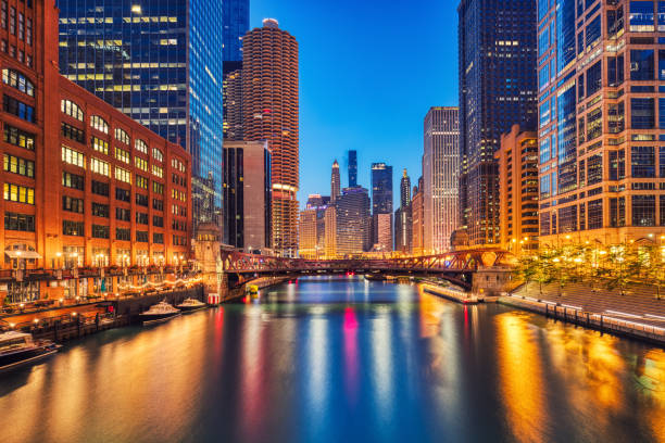 istock Chicago Downtown Cityscape with Chicago River at Dusk 2131000567