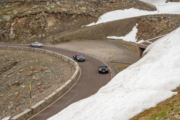 porsche 911 and 718 boxster sports cars in the alps - ferrari italian culture porsche porsche 911 imagens e fotografias de stock