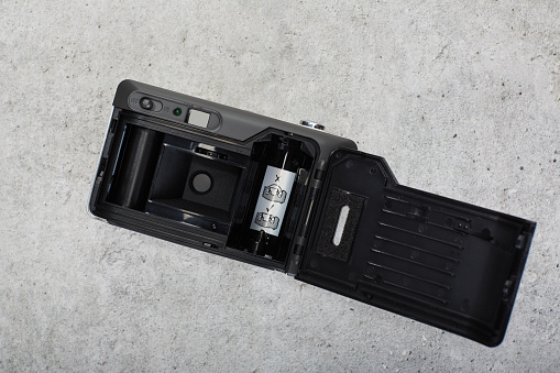 Polaroid Impulse camera, 35 mm film, SD memory card, photography, development of photographic technology