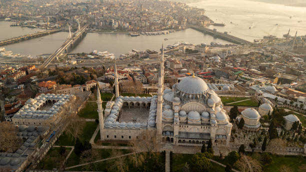 mezquita aérea de suleymaniye foto almacenada - kurdistán iraquí fotografías e imágenes de stock