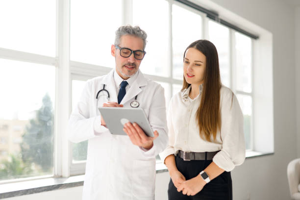 istock A conversation between a healthcare professional and a patient during appointment 2133153146
