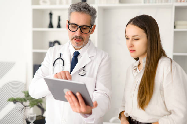 istock A conversation between a healthcare professional and a patient during appointment 2133153149