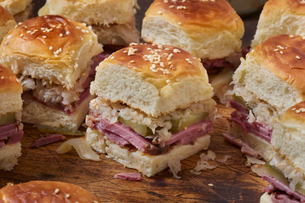 istock Hawaiian Roll Reuben Sliders 2133285940