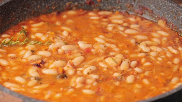 Cooking Tuscan style Beans
