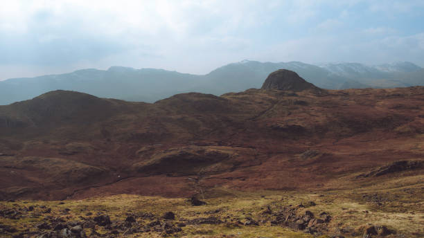 vista panorâmica de pike o' stickle no lake district, inglaterra - pike o stickle - fotografias e filmes do acervo