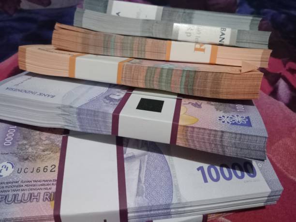istock denomination of banknotes for holidays 2135032536