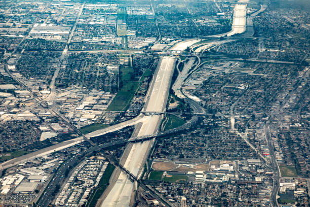 istock aerial view to Los Angeles with houses and streets in rectangular pattern 2136479212