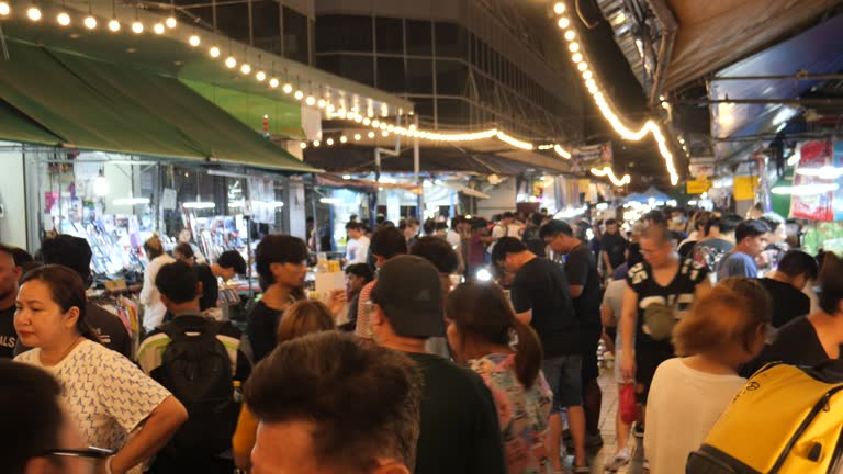 Klong Thom Night Market in Bangkok