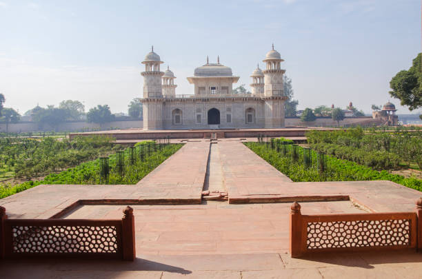 istock Tomb of Itmad-ud-Daulah 2137895788