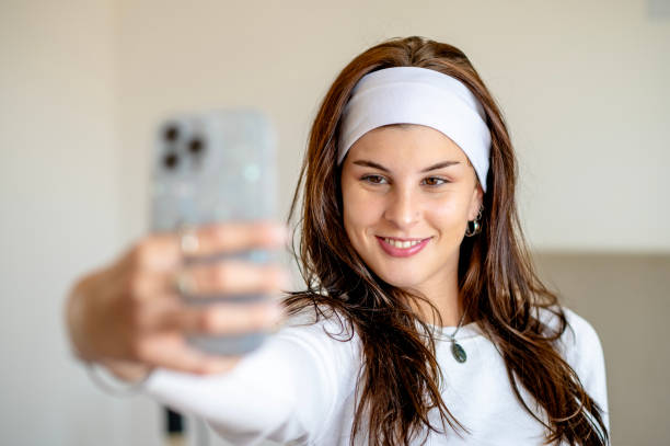 istock friends of generation z 2137955779