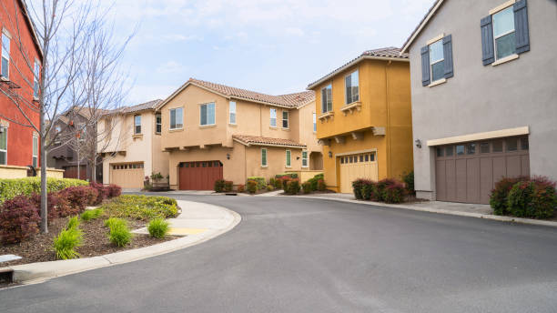 istock Townhomes on a quiet street 2139159425