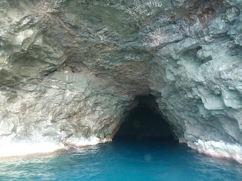 Sea cave Na Pali Coast, Kauai, Hi