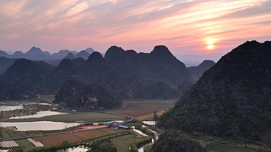 Yunnan Province, Wenshan Prefecture, Qiubei, Puzhehei Scenic area, belongs to the karst area of southeast Yunnan, is a typical development of karst karst landform, known for 