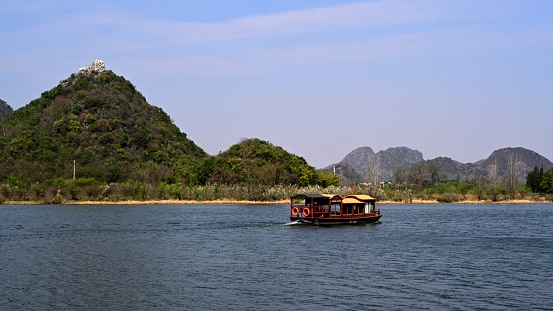 Yunnan, Wenshan Prefecture, Qiubei, Puzhehei Scenic area, belongs to the karst area of southeast Yunnan, is a typical development of karst karst landform, known for 