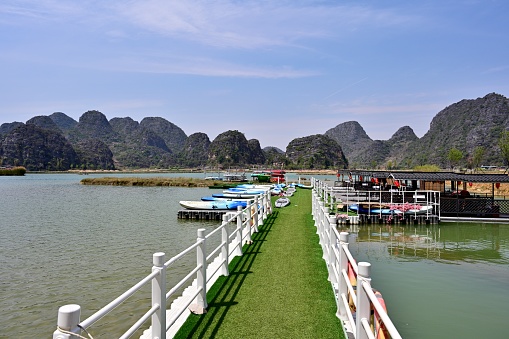 Yunnan, Wenshan Prefecture, Qiubei, Puzhehei Scenic area, belongs to the karst area of southeast Yunnan, is a typical development of karst karst landform, known for 