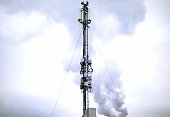 Tower with mobile antennas