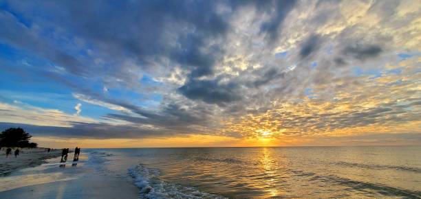 istock Tampa Bay Beaches and Sunsets 2023 2143358374