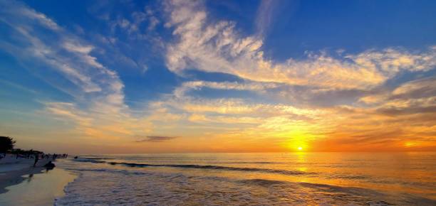 istock Beach, Sunset, and Cloudscape Photos from Pinellas County 2023 2143360481