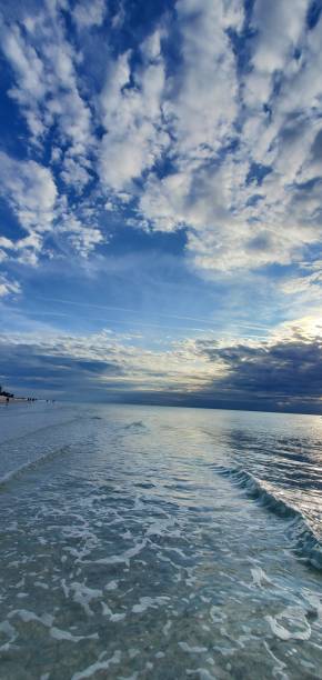 istock Beach, Sunset, and Cloudscape Photos from Pinellas County 2023 2143363129