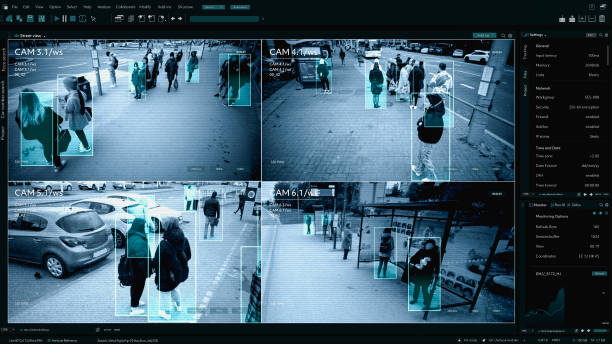 CCTV AI Facial Recognition Camera Authentificating People on Street. Security Camera Surveillance Footage Identity Scanning. Crowds of People Walking Safely on Big City Streets. Big Data AI Analytics cámara de reconocimiento facial cctv ai que autentifica a las personas en la calle. imágenes de vigilancia de cámaras de seguridad, escaneo de identidad. multitudes de personas caminando con seguridad por las calles de las grandes ciudades. análisis de