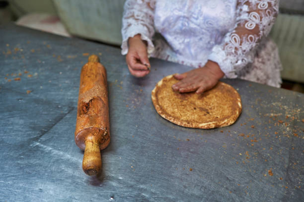 Pan chuta is typical of the Oropesa district in the Cusco region. This has a spongy texture, a light sweet flavor, and is characterized by its flat, circular shape and large size. Its recipe is unique since it contains some Andean mysticism and colonial customs.