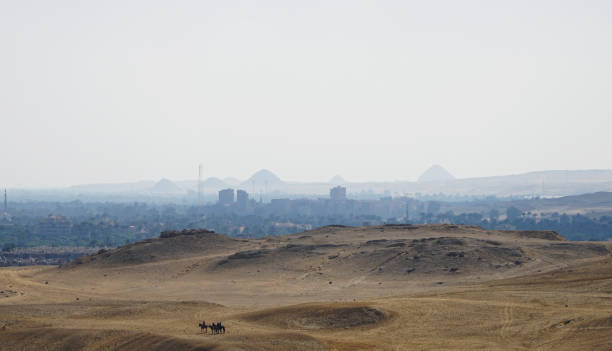 saqqara와 dahshur 피라미드. 멤피스에서 가장 오래된 피라미드 고대 이집트. - snofru 뉴스 사진 이미지