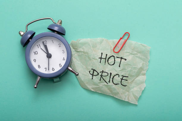 istock A clock with the hands on the numbers 3 and 9 2146609969
