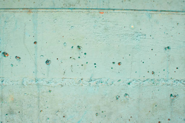 istock Horizontal image of an old worn green wall 2147275117