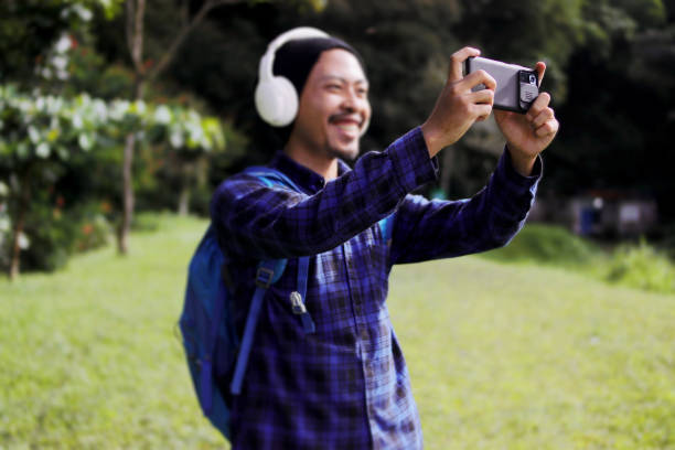 istock Phone Photography: Capturing Scenic Moments on a Hike 2147523205