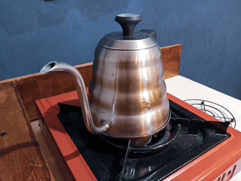 A tool to make coffee on a stove