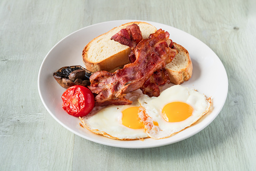 Table top of Bacon Egg English Breakfast.