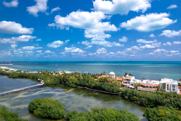 istock Aerial view of Cancun Hotel Zone, Mexico 2147653670