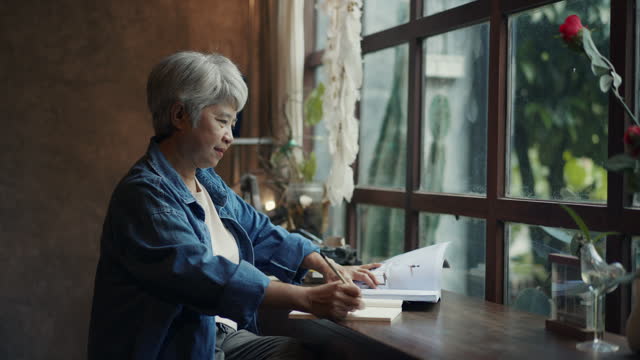 senior women enjoy life after retirement