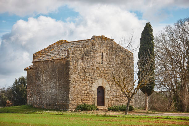 romanesque chapel santa cristina de corsa. girona, catalunya. spain - spain gerona architecture building exterior ストックフォトと画像
