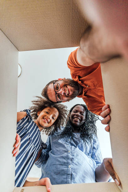 istock Family on moving day 2148031066