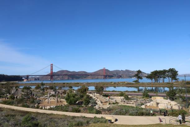 プレシディオ トンネルの頂上からのゴールデン ゲート ブリッジ、サンフランシスコ、カリフォルニア、アメリカ - chrissy ストックフォトと画像