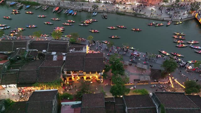 Lantern boats in Hoi An ancient town at night