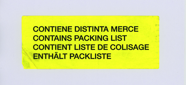 multilingual contains packing list label written in Italian English French and German