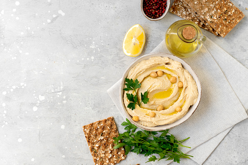 healthy snack fresh hummus multigrain crackers