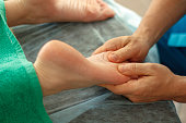 h%C3%A4nde-des-masseurs-auf-dem-honorar-