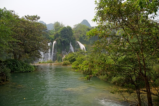 Detian (Ban Gioc) Waterfall lies on Quay Son River (Guichun River in Chinese), in the karst hills of Guangxi Province in China and Cao Bang Province in Vietnam